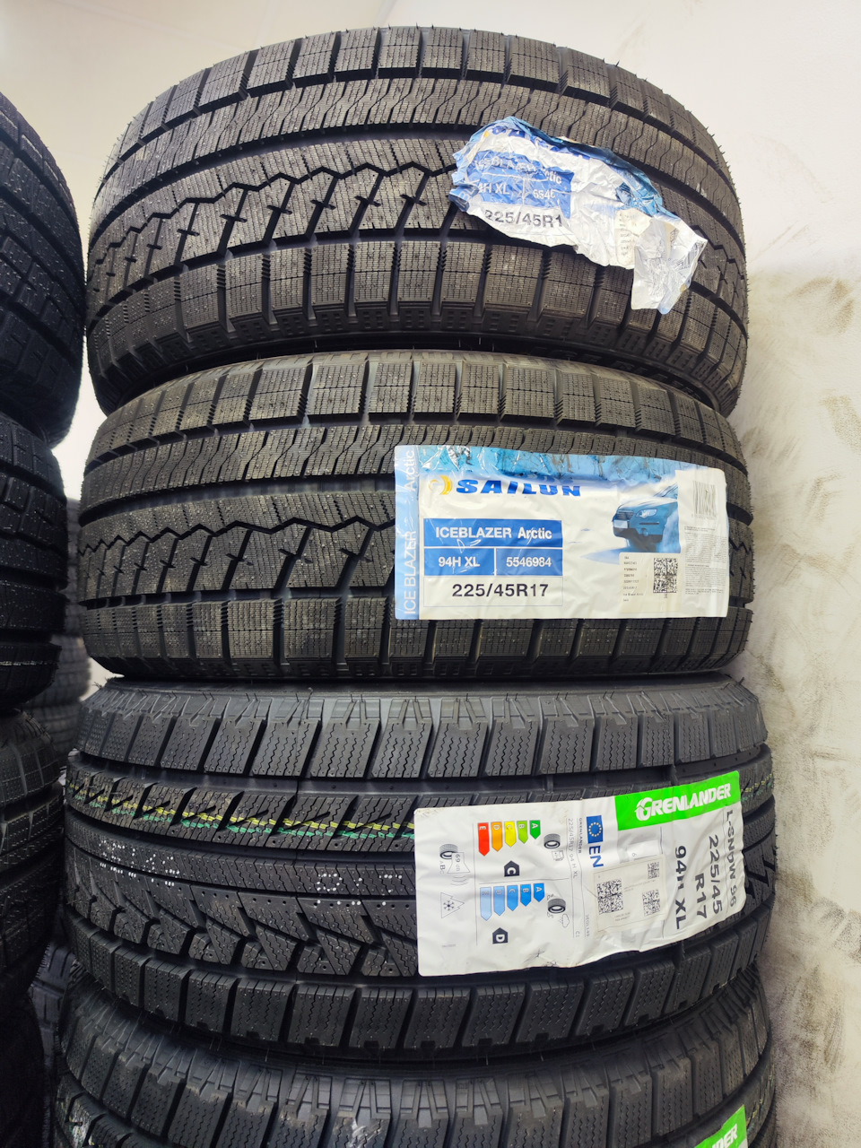 Фото в бортжурнале Subaru Legacy (BL/BP). Запчасти на фото: Sailun Ice Blazer Arctic