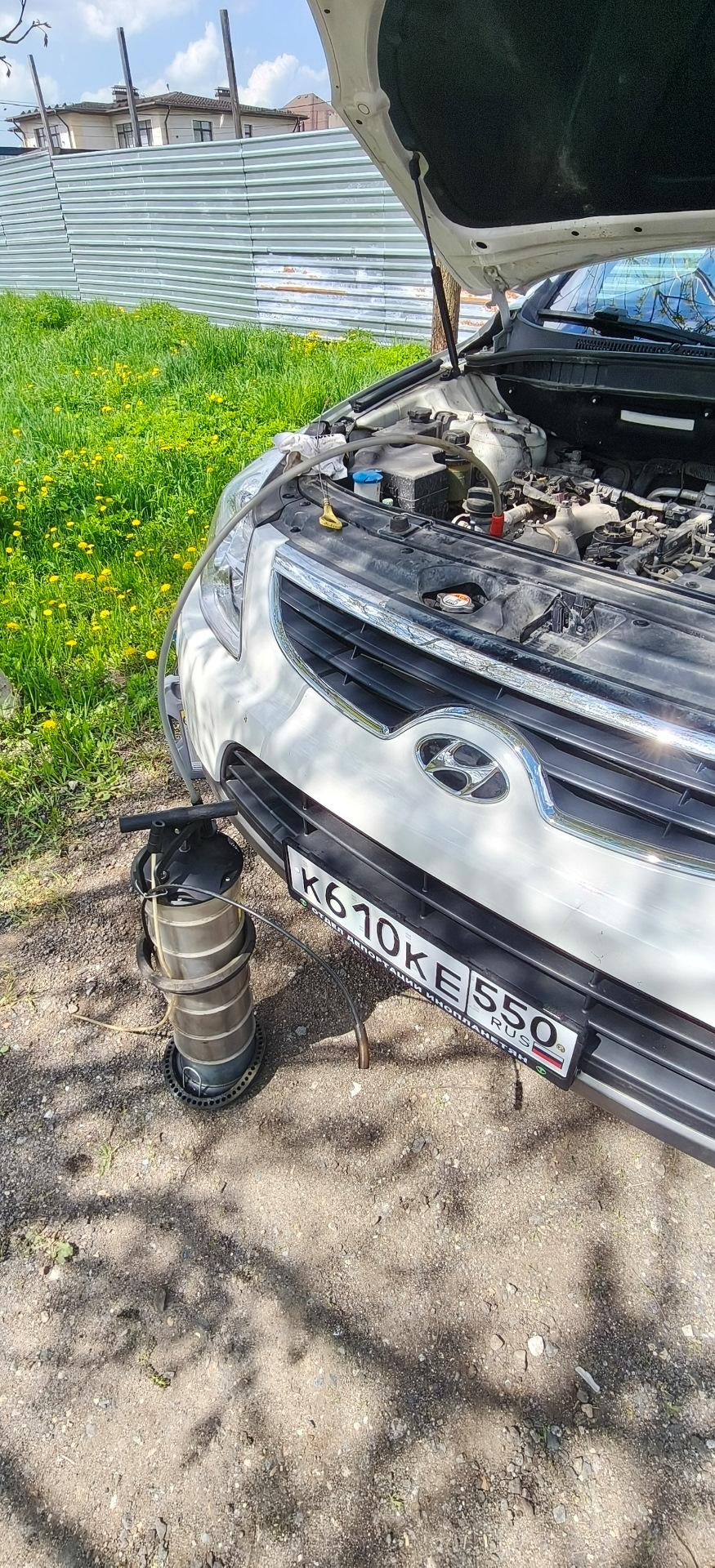 Откачку производил через щуп с помощью ручной помпы — Hyundai ix55