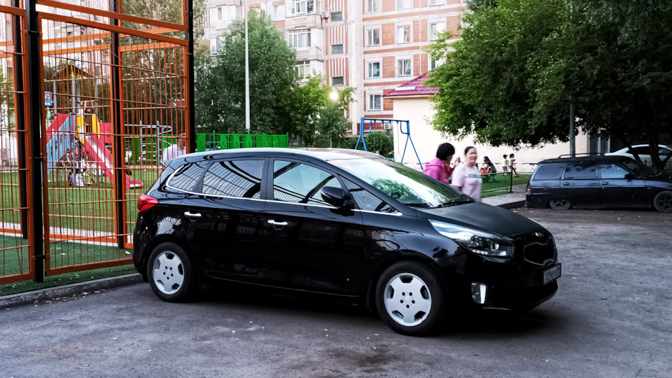 KIA Carens