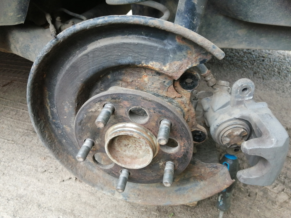 Фото в бортжурнале Toyota Corolla (140/150)