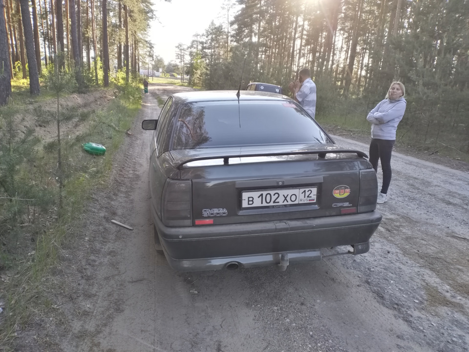 Фото в бортжурнале Opel Omega A. Запчасти на фото: Rotalla 102