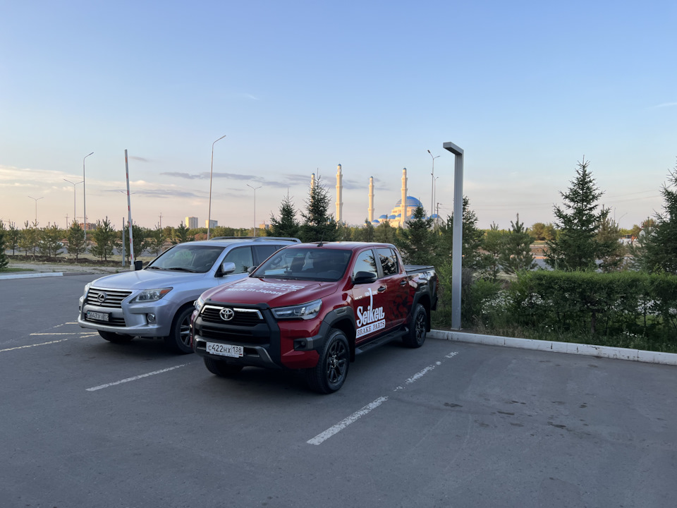 Фото в бортжурнале Toyota Hilux (8G)