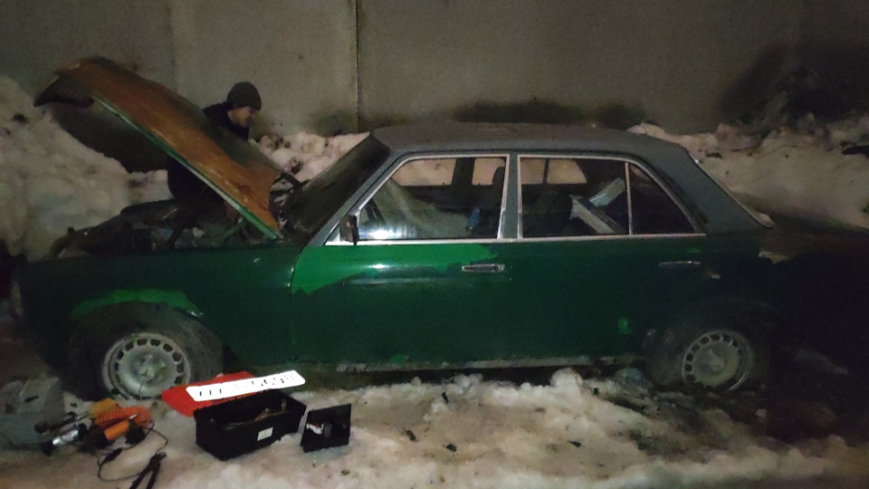 Таким я его застал. — Mercedes-Benz W123