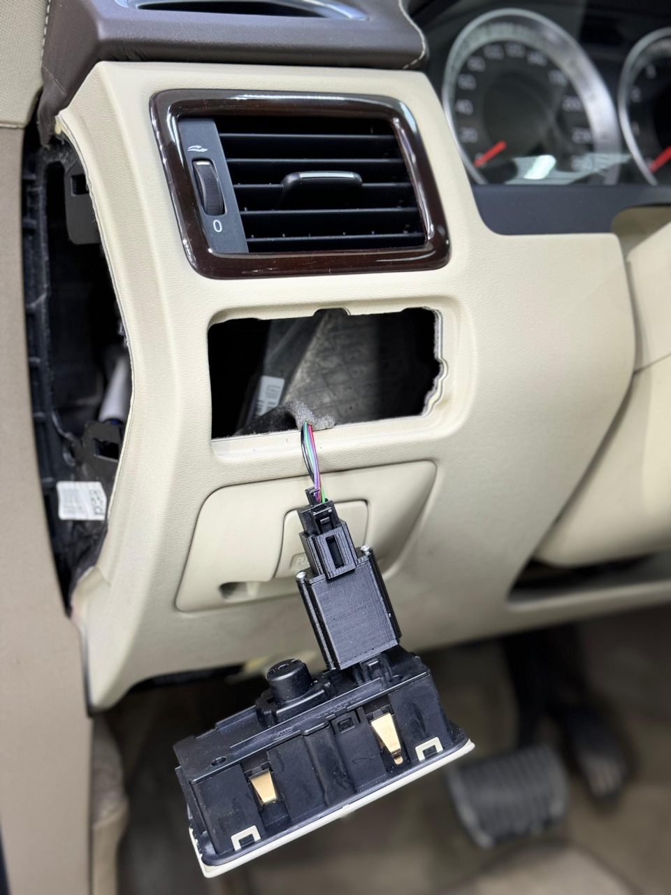 Фото в бортжурнале Volvo XC70 III