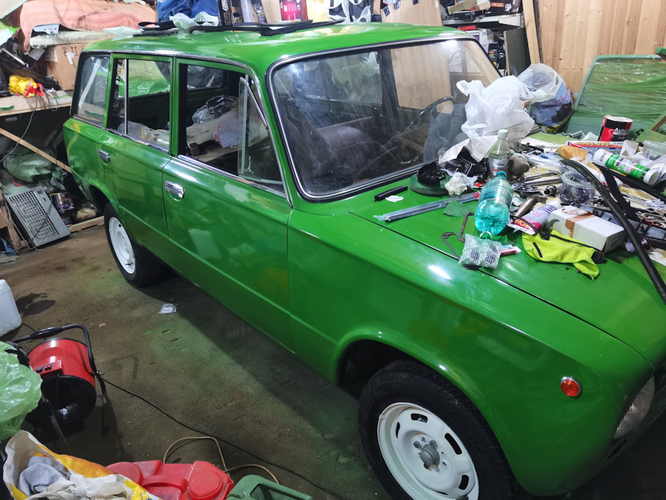 уже похоже на машину — Lada 21021