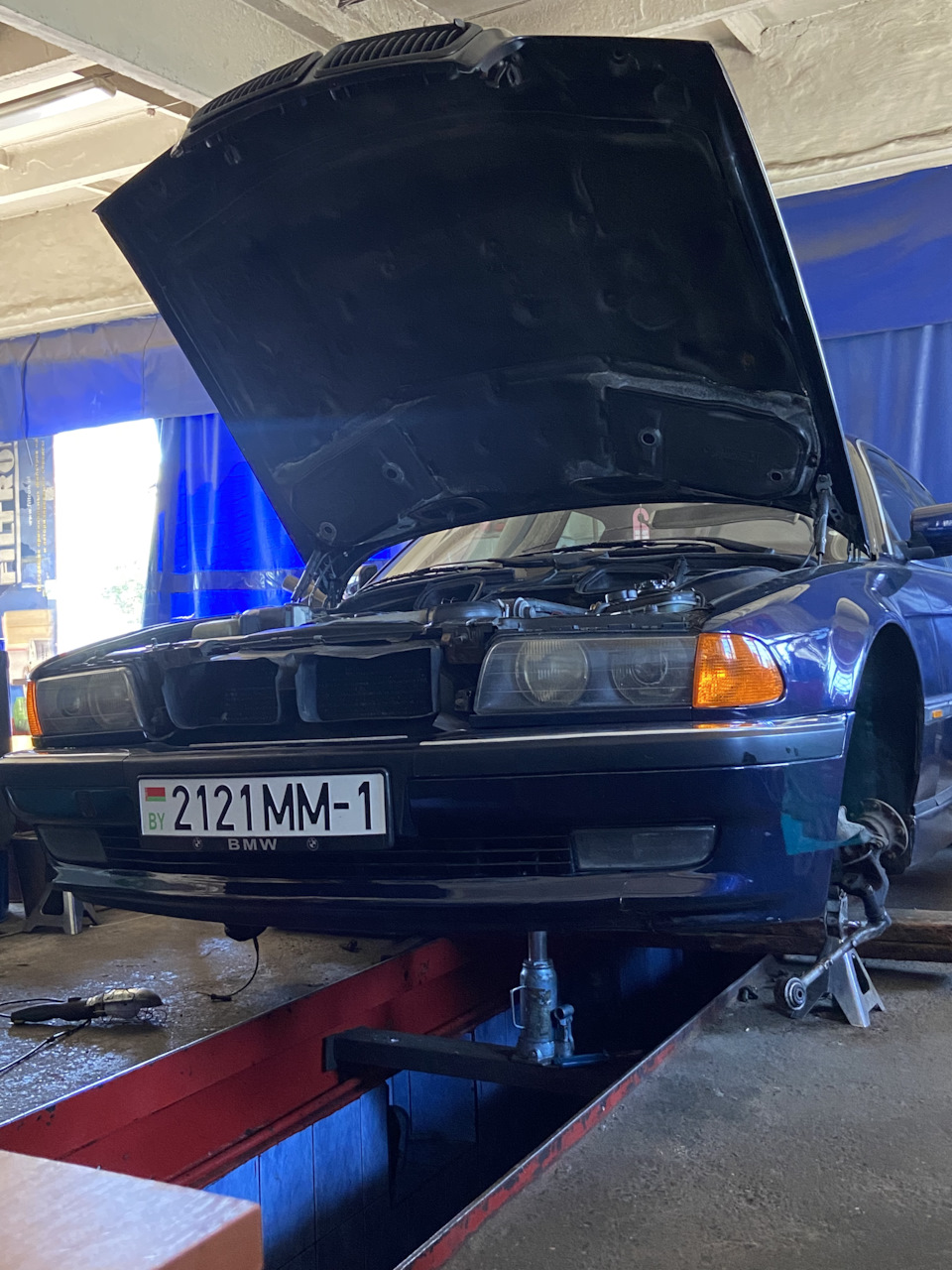 Фото в бортжурнале BMW 7 series (E38)