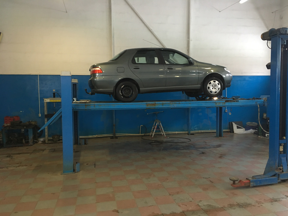 На стенде — FIAT Albea