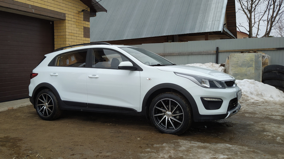 KIA Rio X-Line БоМбА!!! На семнашках!!!