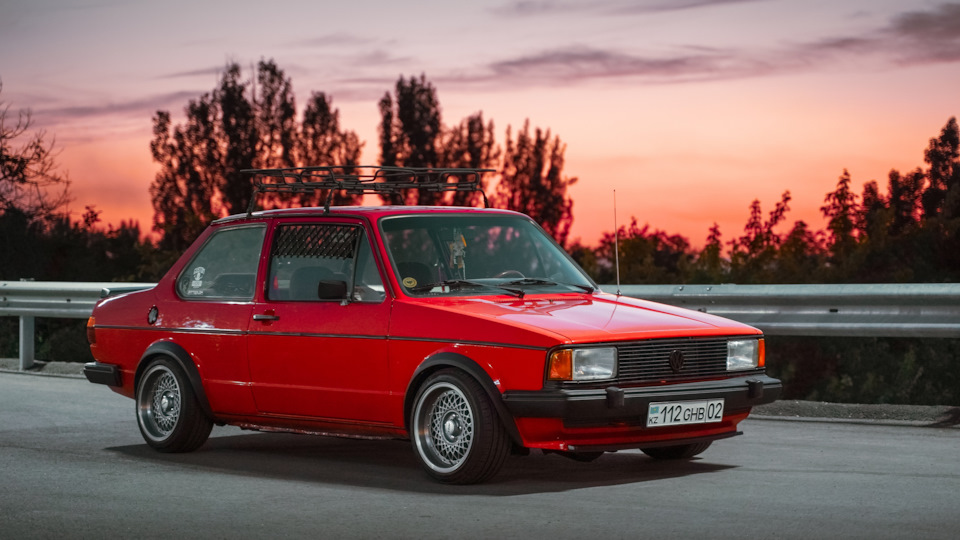 Volkswagen Jetta MK1: Rote Hummel