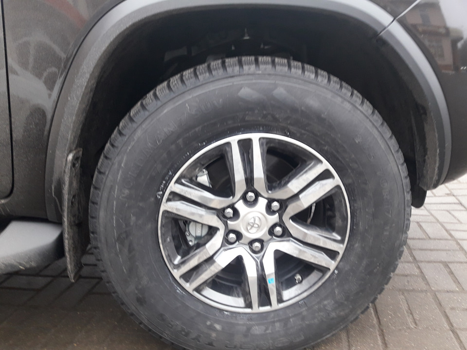 Фото в бортжурнале Toyota Fortuner (2G)