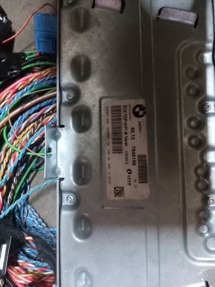 Фото в бортжурнале BMW 5 series (E60). Запчасти на фото: 65127845166, 1103Q1