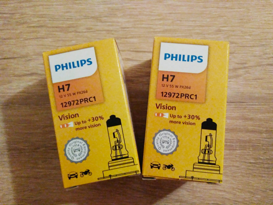 Philips +30% арт. 12972PRC1 — Opel Astra J. Запчасти на фото: 12972PRC1, PX26D