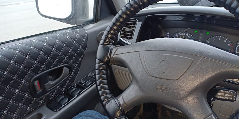 Обшитые обшивки — Mitsubishi Montero Sport (1G)
