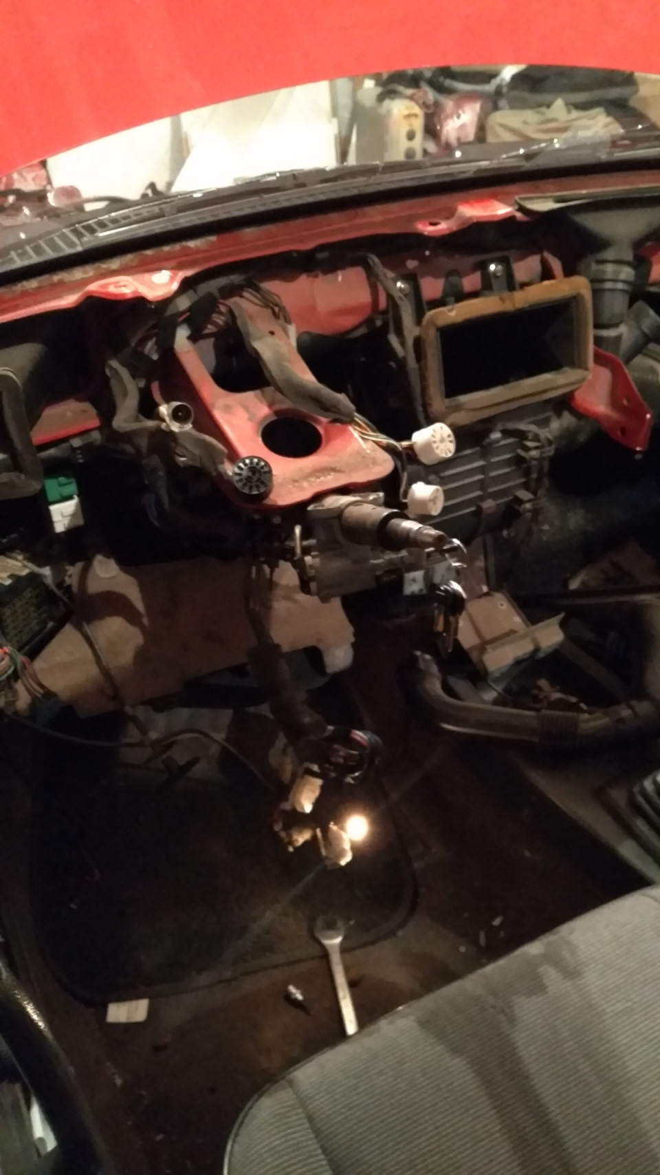 почти добрался до радиатора — Mazda 323 III