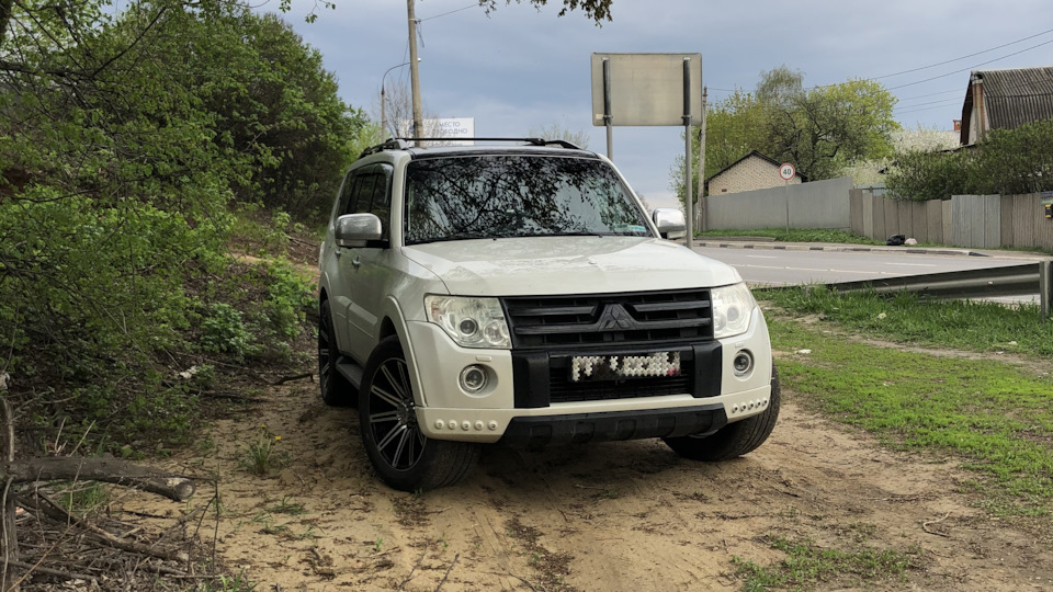 Mitsubishi Pajero . Арабский скакун