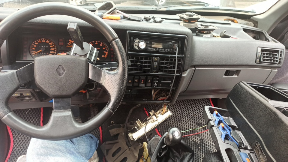 Фото в бортжурнале Renault 19