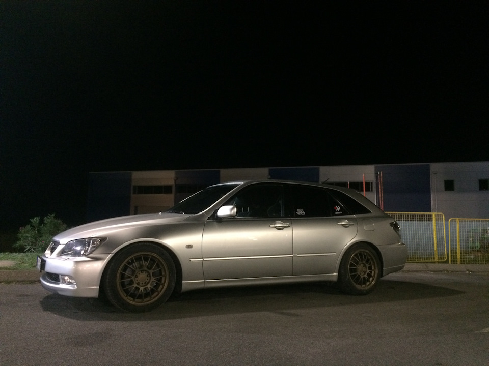 как то так — Lexus IS I