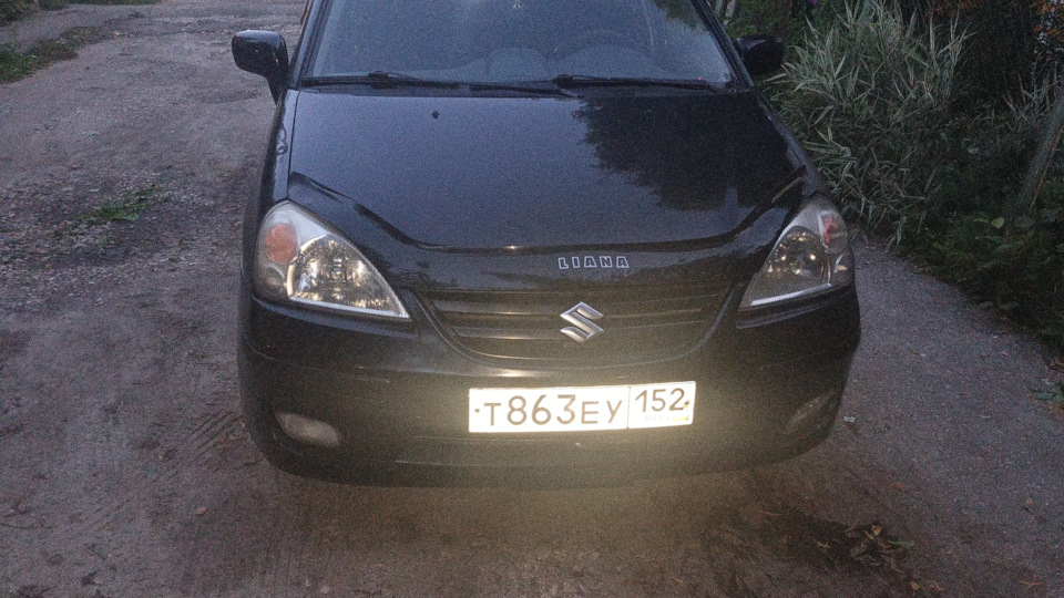 Suzuki Liana