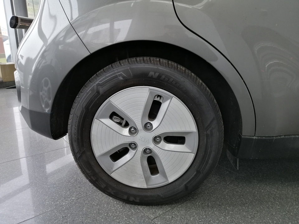 Родная летняя резина NEXEN Nblue-EV 205/60 R16 92H M+S — KIA Soul EV (2G)