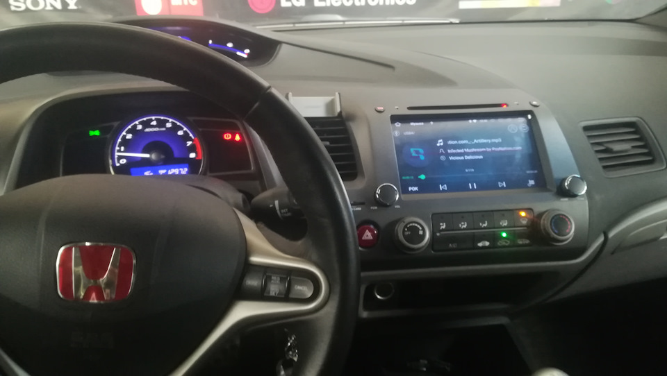 Фото в бортжурнале Honda Civic 4D (8G)