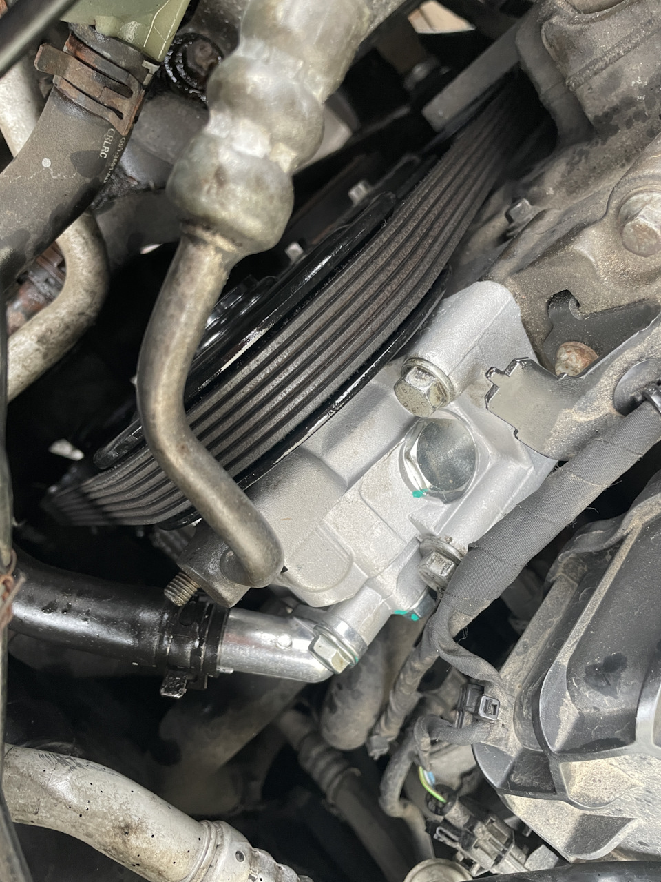 Новый ГУР на месте. P1421HG — Ford Mondeo IV. Запчасти на фото: P1421HG
