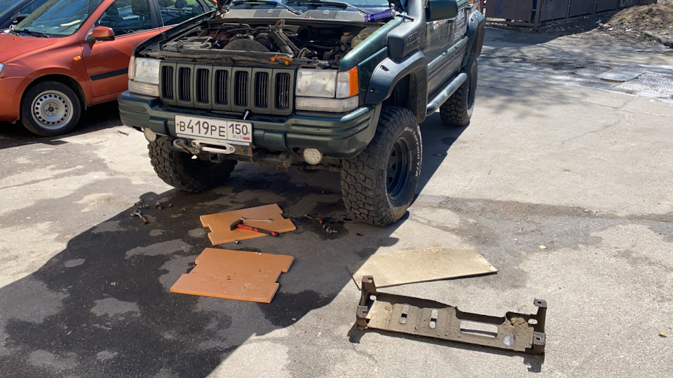 Вид спереди. — Jeep Grand Cherokee (ZJ)