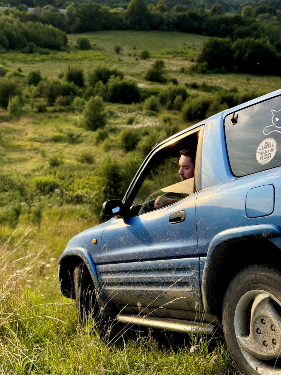 Фото в бортжурнале Toyota RAV4 (I)