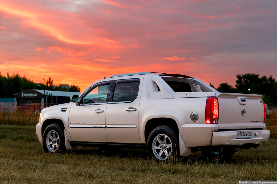 Фото в бортжурнале Cadillac Escalade (3G)