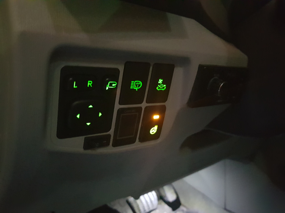 с зеленой подсветкой — Toyota Corolla (140/150)