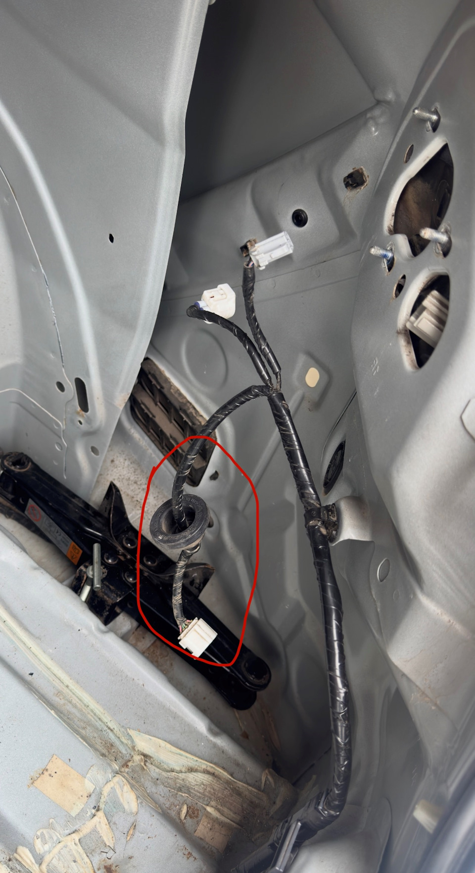 Фишка в новой проводке для правого радара — Mazda 6 (3G) GJ