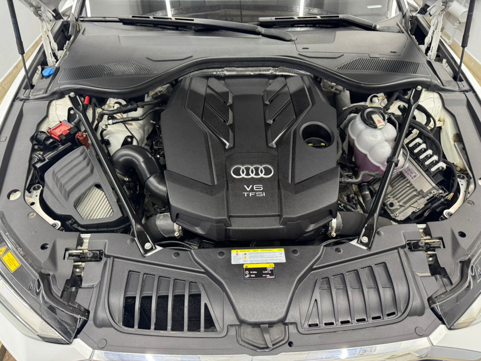Фото в бортжурнале Audi A8 (D5)