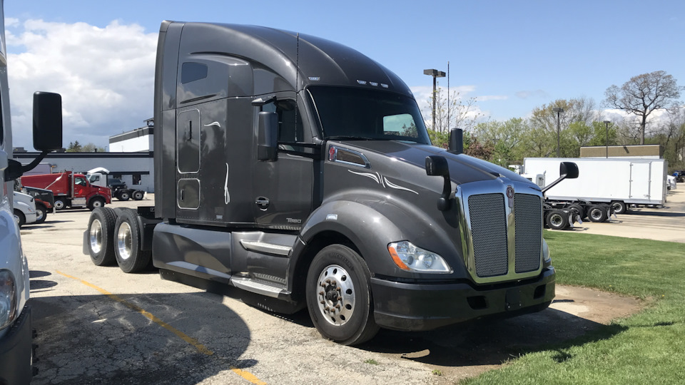 Kenworth T680 Почти Мерседес