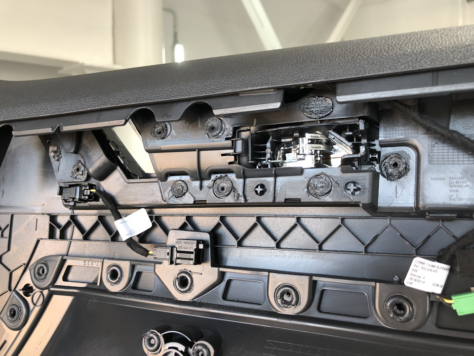 Новый декор дверей перепаян — Volkswagen Polo Hatchback Mk6
