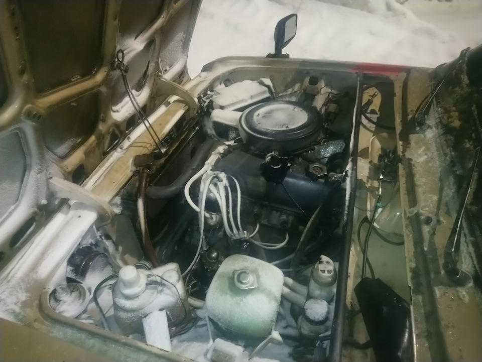 Все что не теплое, то в снегу, что теплое, то в воде — Lada 21063