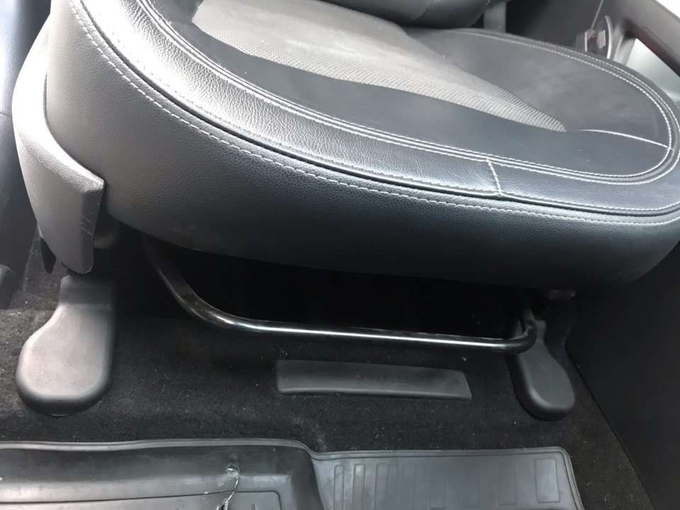 Passenger))) — KIA Sportage (3G)