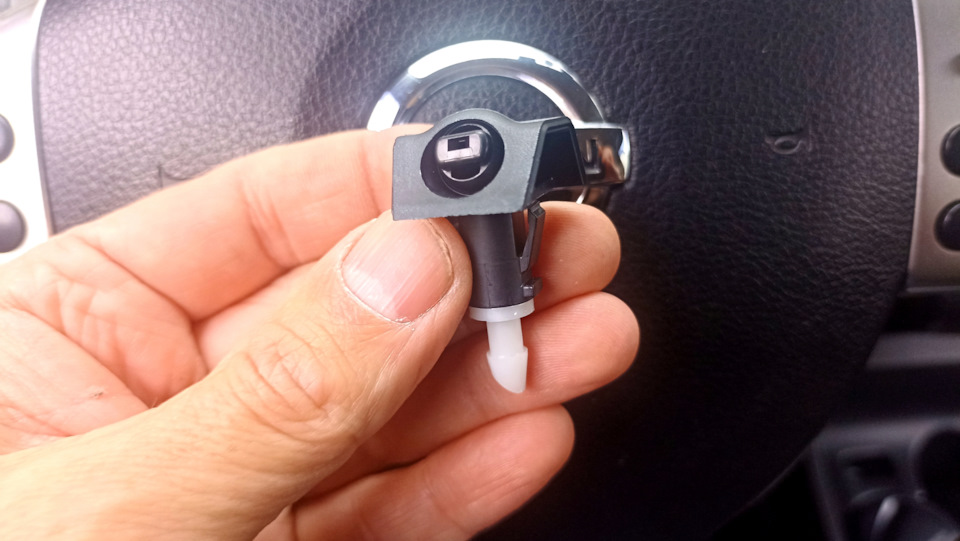 Фото в бортжурнале Nissan Tiida (1G)
