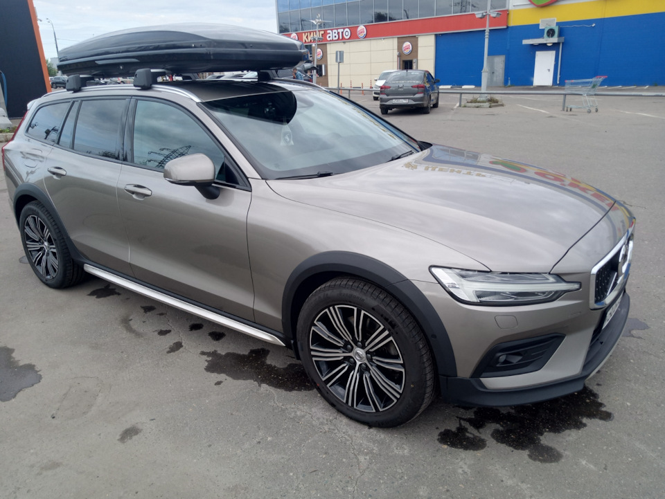 Фото в бортжурнале Volvo V60 Cross Country (2G)