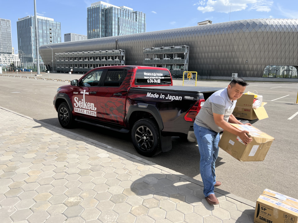 Фото в бортжурнале Toyota Hilux (8G)
