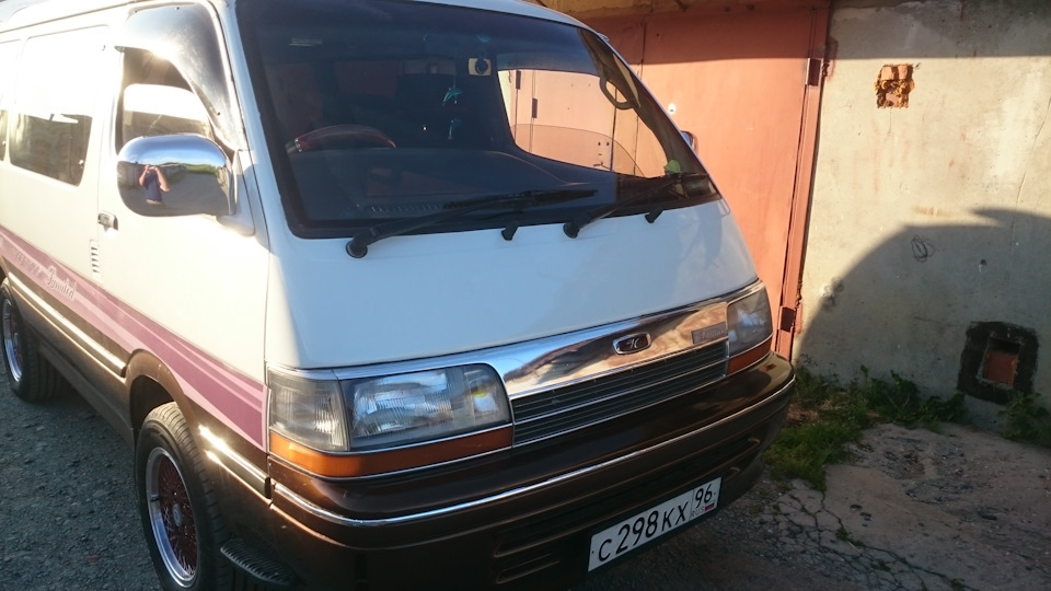 Фото в бортжурнале Toyota HiAce (H100)