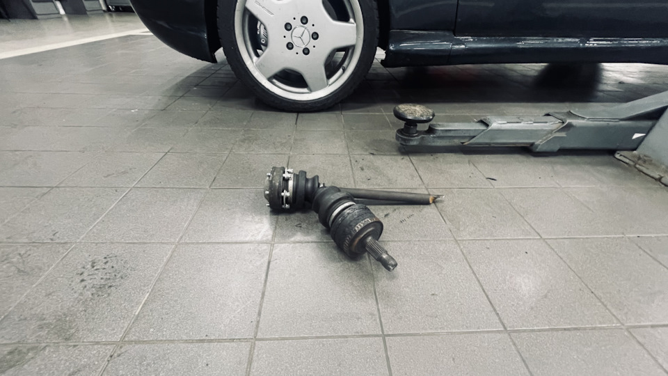 Photo from the logbook Mercedes-Benz C-Class (W202)