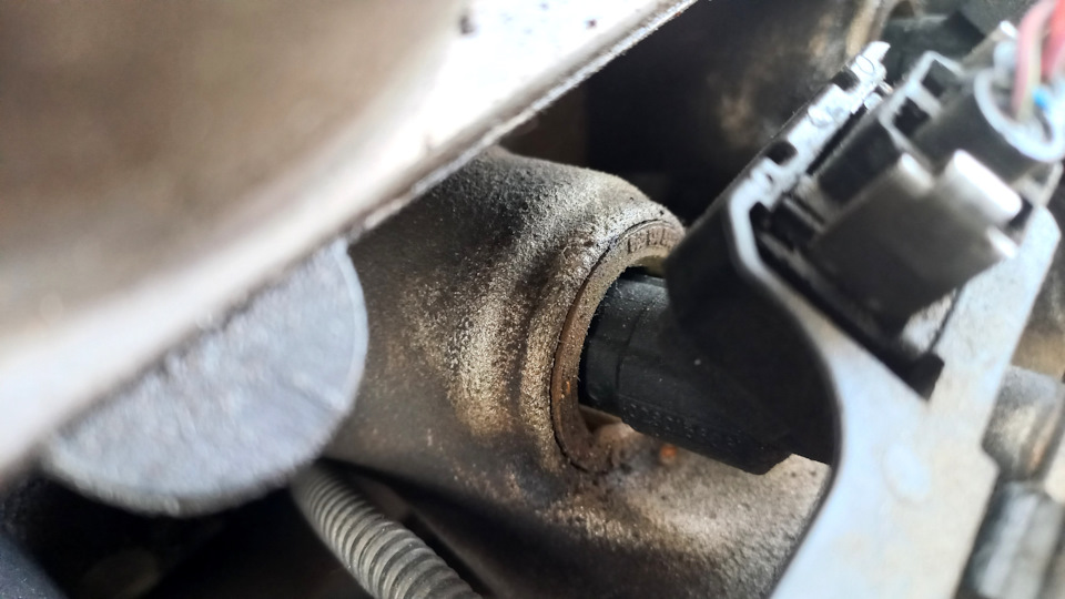 2й цилиндр — лёгкое запотевание вокруг втулки — Volkswagen Golf Mk4
