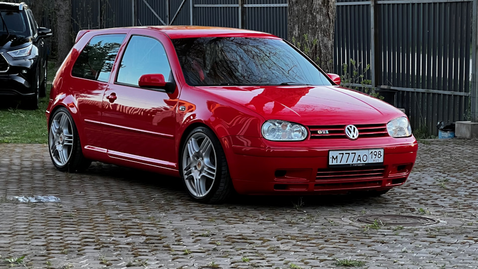 Volkswagen Golf GTI VADER 2.0
