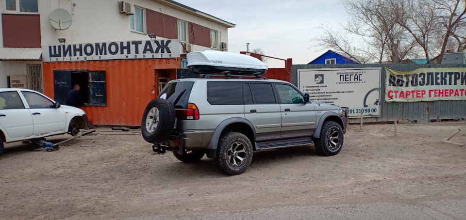 1 — Mitsubishi Montero Sport (1G)