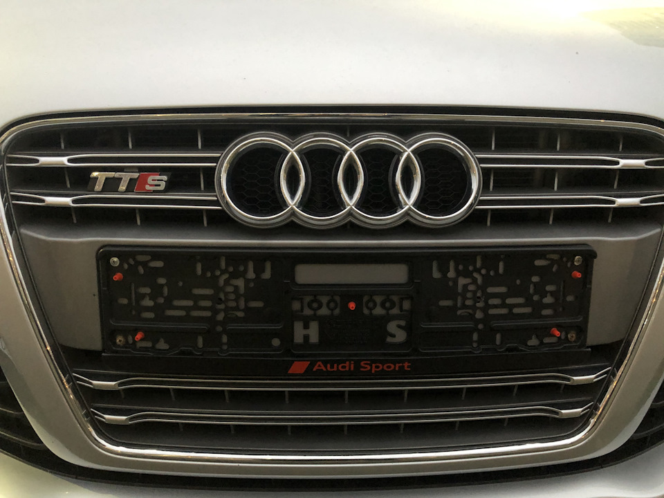 Рамка здоровой машины — Audi TTS (1G)