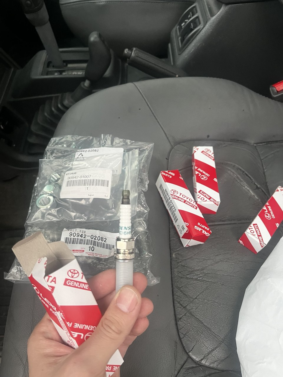 Фото в бортжурнале Toyota Corolla (140/150). Запчасти на фото: 9094201007, 9094202082