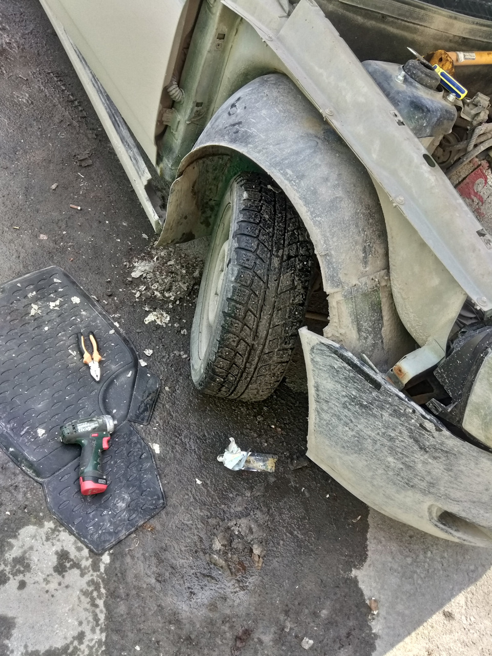 . — Lada Приора седан