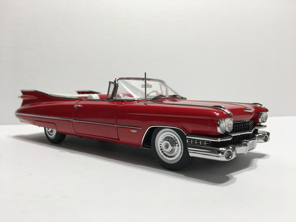 1959 Cadillac Series 62 Convertible в масштабе 1:24 от Danbury