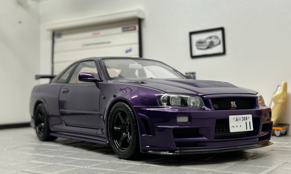 MotorHelix 1/18 Nissan Skyline GT-R R34 Z-Tune Midnight Purple