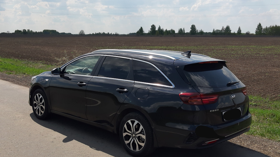 KIA Ceed SW Чёрный перламутр 1.6АКПП
