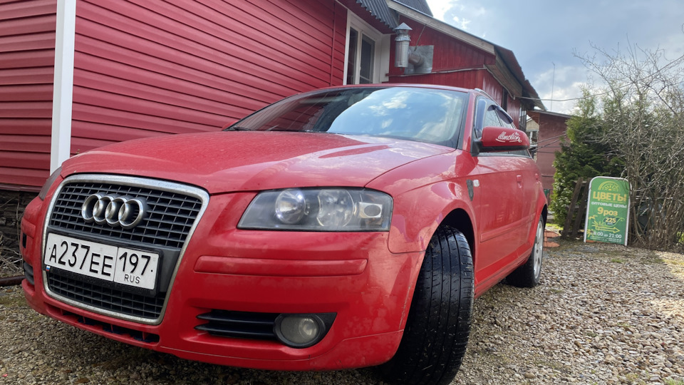 Audi A3 Sportback Красная...